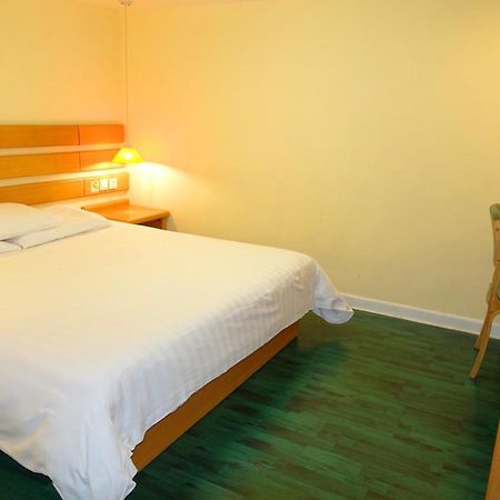 Home Inn Guangzhou Middle Jiefang Road Gongyuanqian Metro Station גואנגג'ואו מראה חיצוני תמונה