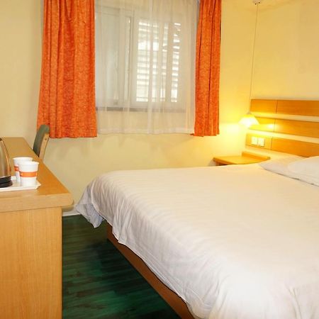 Home Inn Guangzhou Middle Jiefang Road Gongyuanqian Metro Station גואנגג'ואו מראה חיצוני תמונה